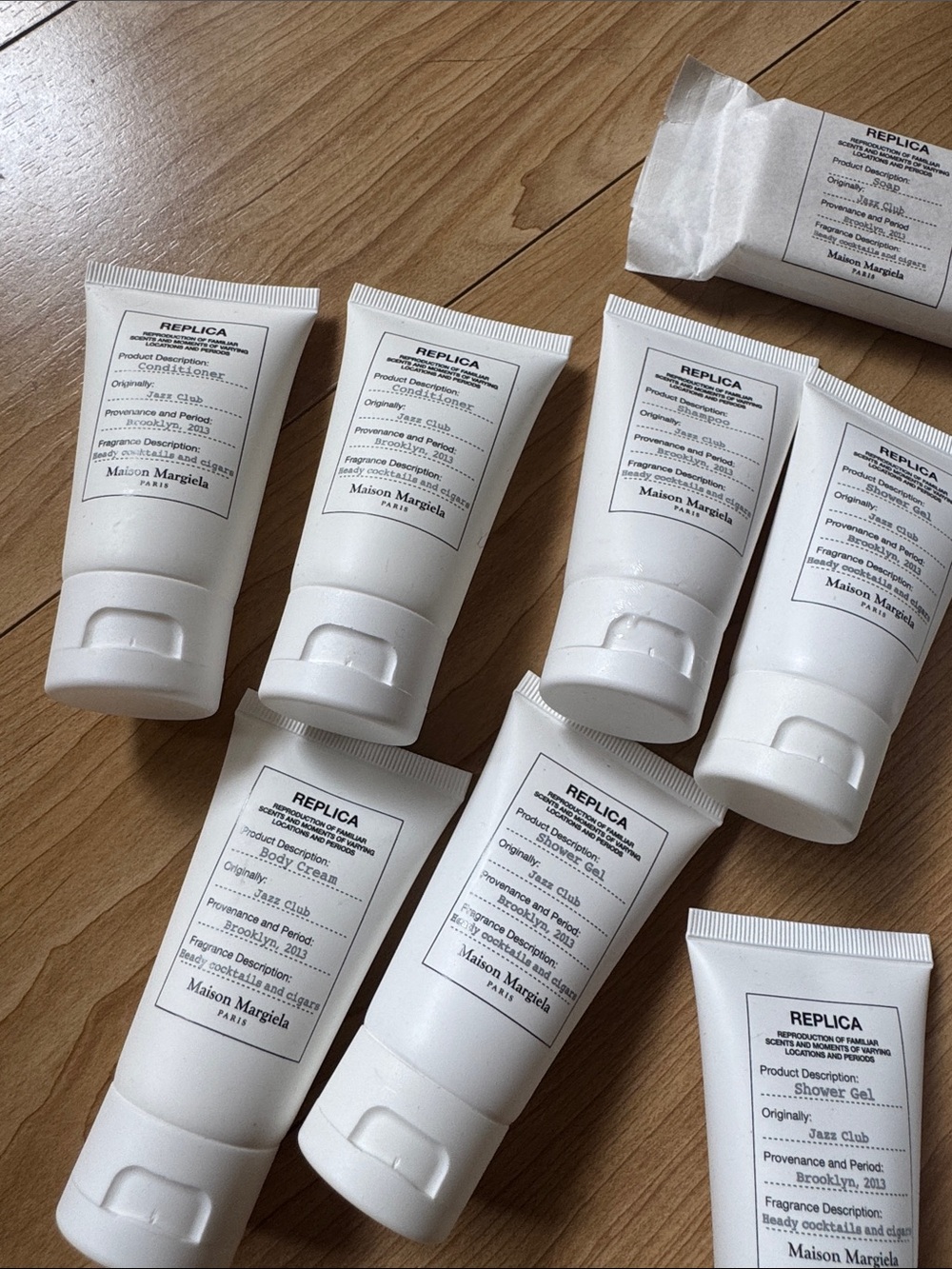 Maison Martin Margiela Replica Travel Set Jazz Club - Picture 2 of 3